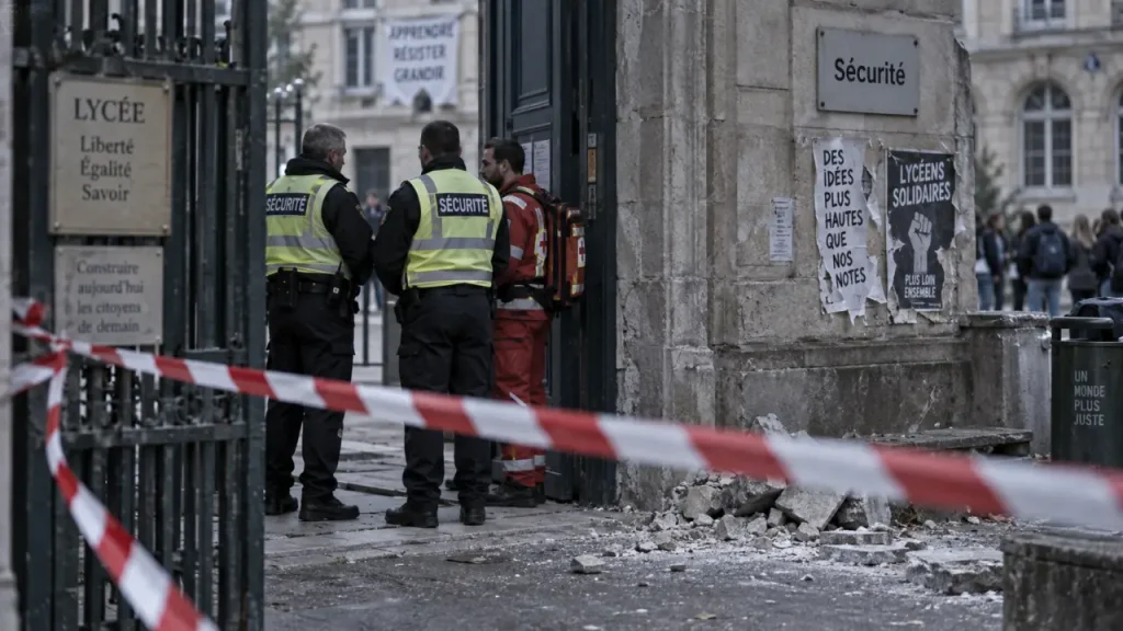 Reims : deux agents blessés par des tirs de mortier au lycée Arago